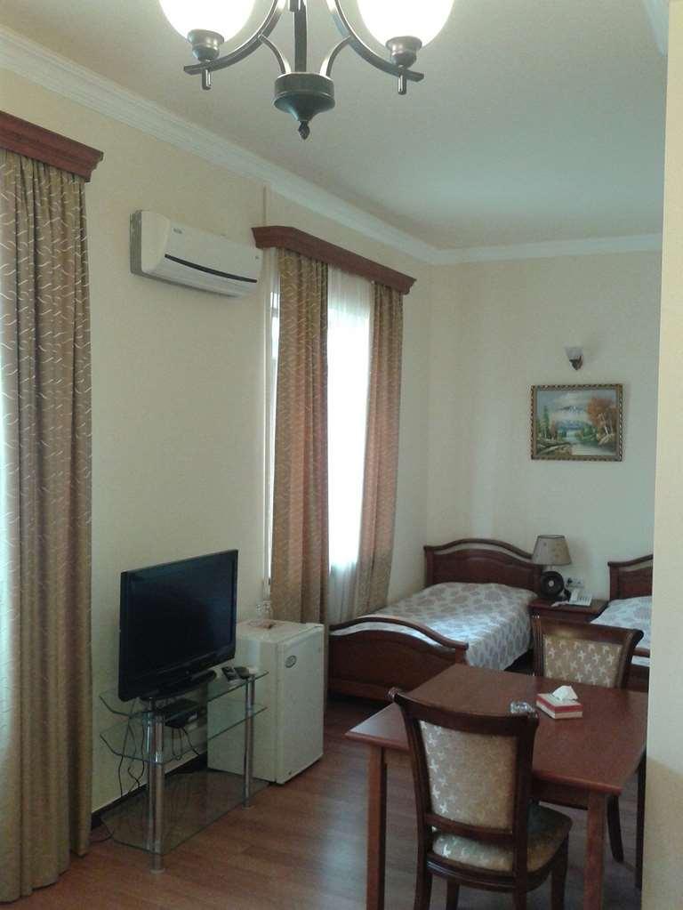 Capital Hotel Erevan Cameră foto